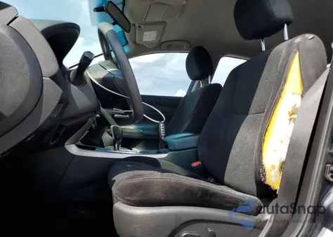 2015 Nissan Altima 2.5 z USA, uszkodzony, nr VIN 1N4AL3AP2FC590465